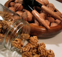 Горсть грецких орехов содержит почти в два раза больше антиоксидантов. 100 масло грецкого ореха